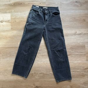 Levi’s baggy dad jeans